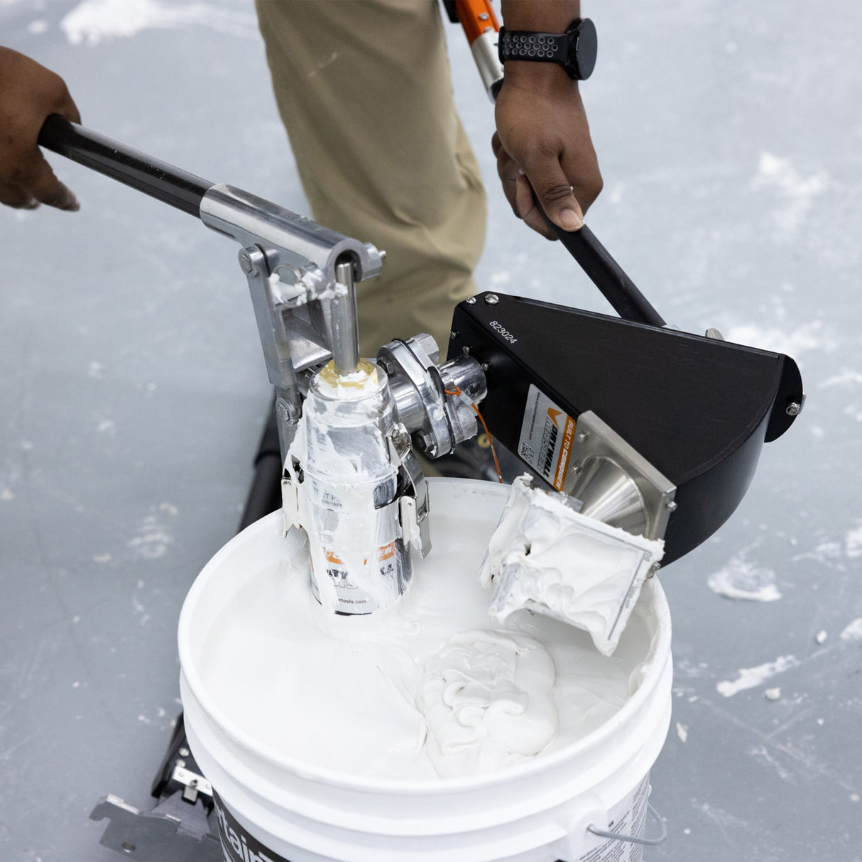 Pompe de chargement Drywall Master Easy Clean avec clapet de pied à dégagement rapide (remplissage de boîte non inclus)