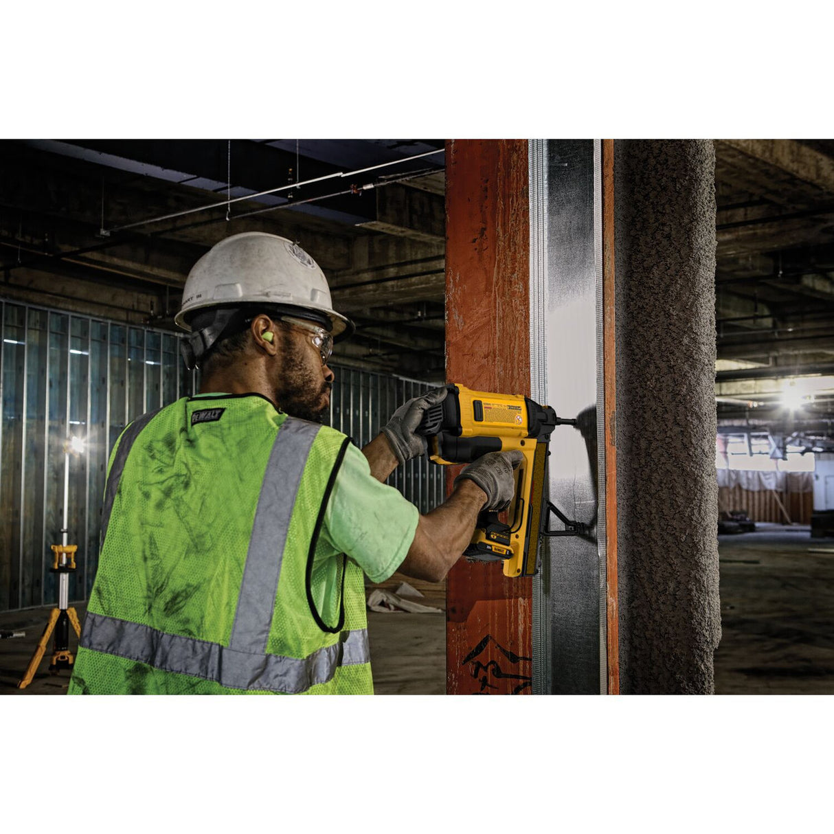 Clavadora a gas para hormigón DeWalt DGN845B 20V MAX Trak-It C6 (solo herramienta)