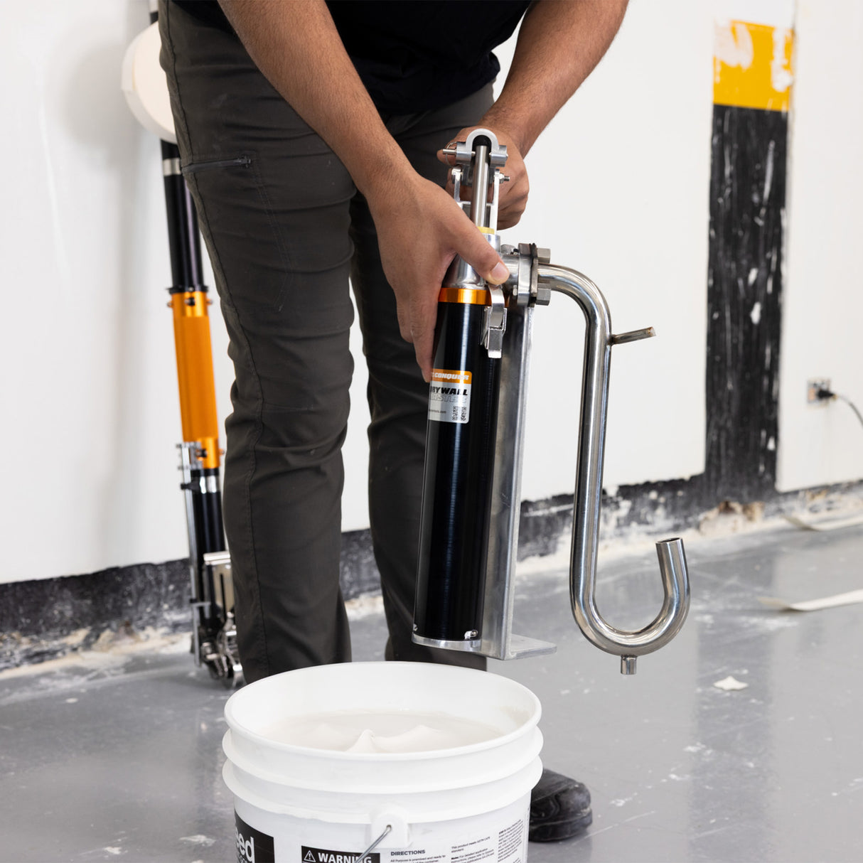 Pompe de chargement Drywall Master Easy Clean avec clapet de pied à dégagement rapide (remplissage de boîte non inclus)