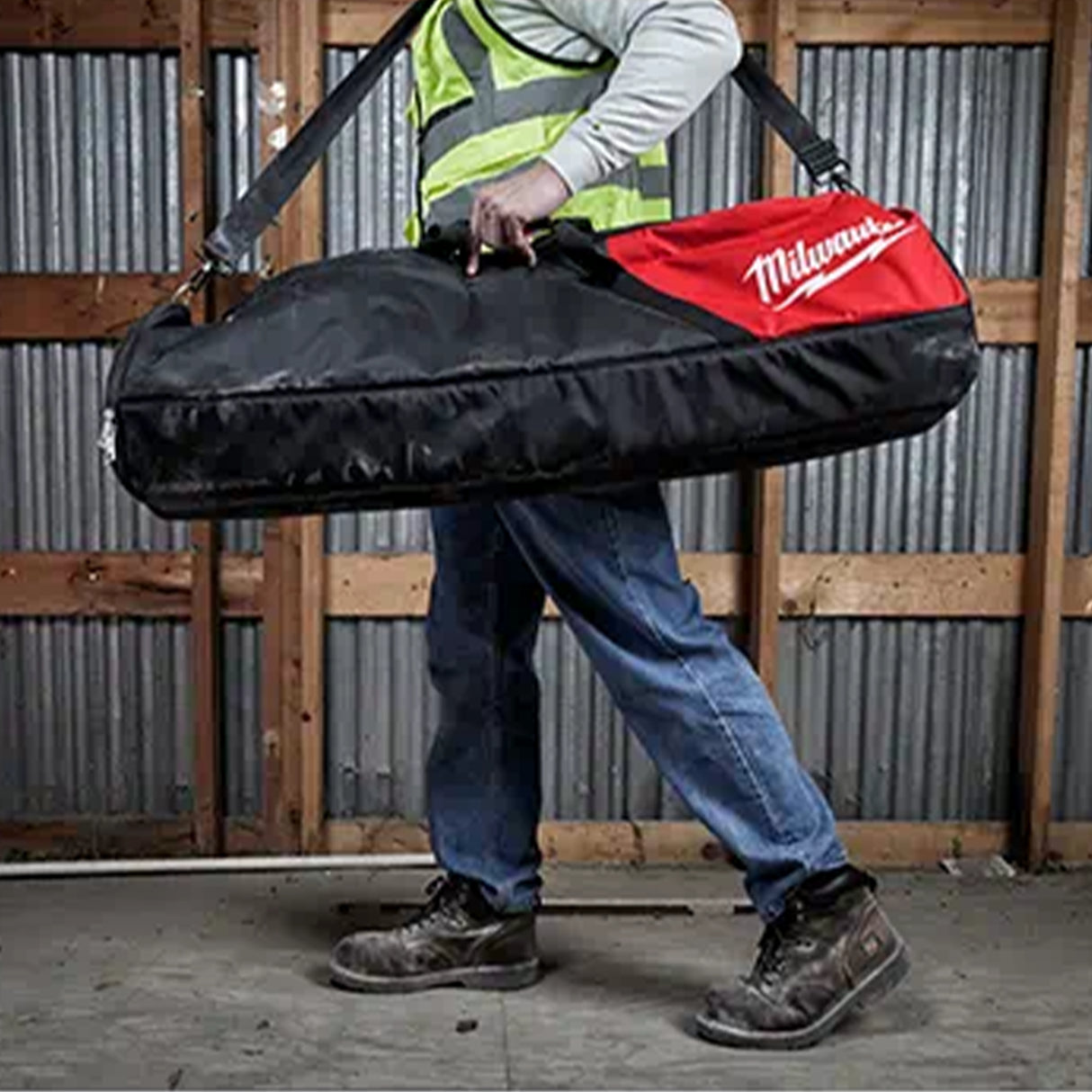 Torre cohete Milwaukee 2136-20 de 18 V (solo herramienta)