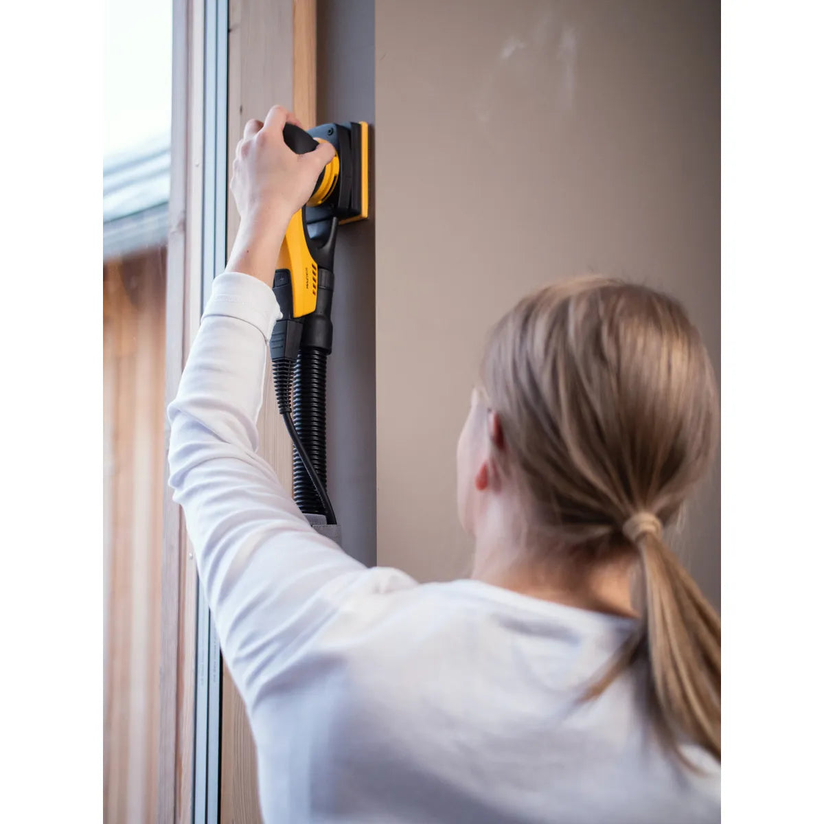 Lijadora eléctrica Mirka DEOS 3" x 4" 383x CV (MID3430201US)