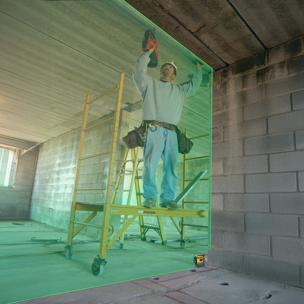 Stabila LAX300G Green Beam Cross Line Plus Plumb Dots Laser Level