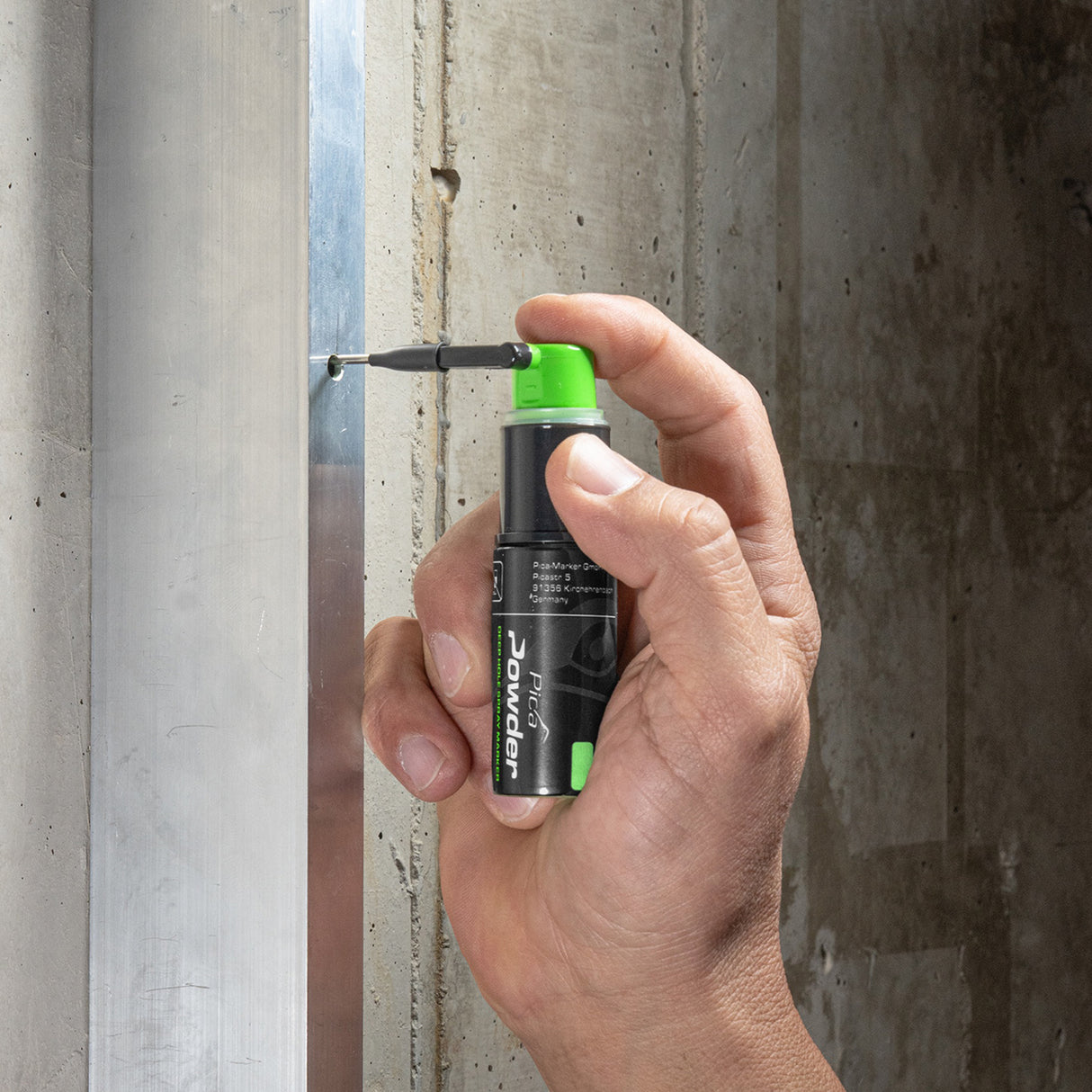 Pica Powder Deep Hole Spray Marker
