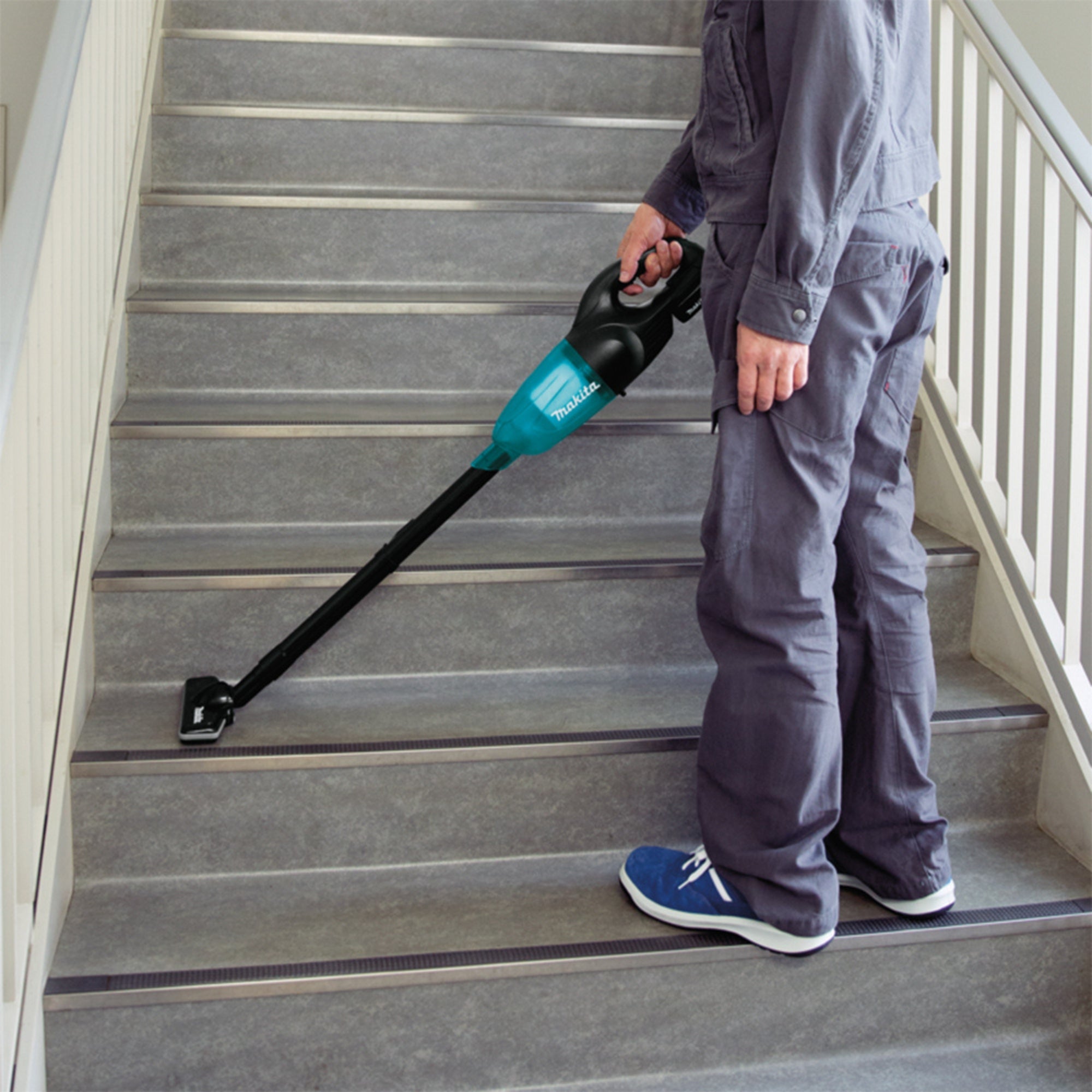 Makita DCL180SFX2 18V LXT Cordless 650ml Vacuum Cleaner w/Cyclone Attachment, Teal (3.0Ah Kit)
