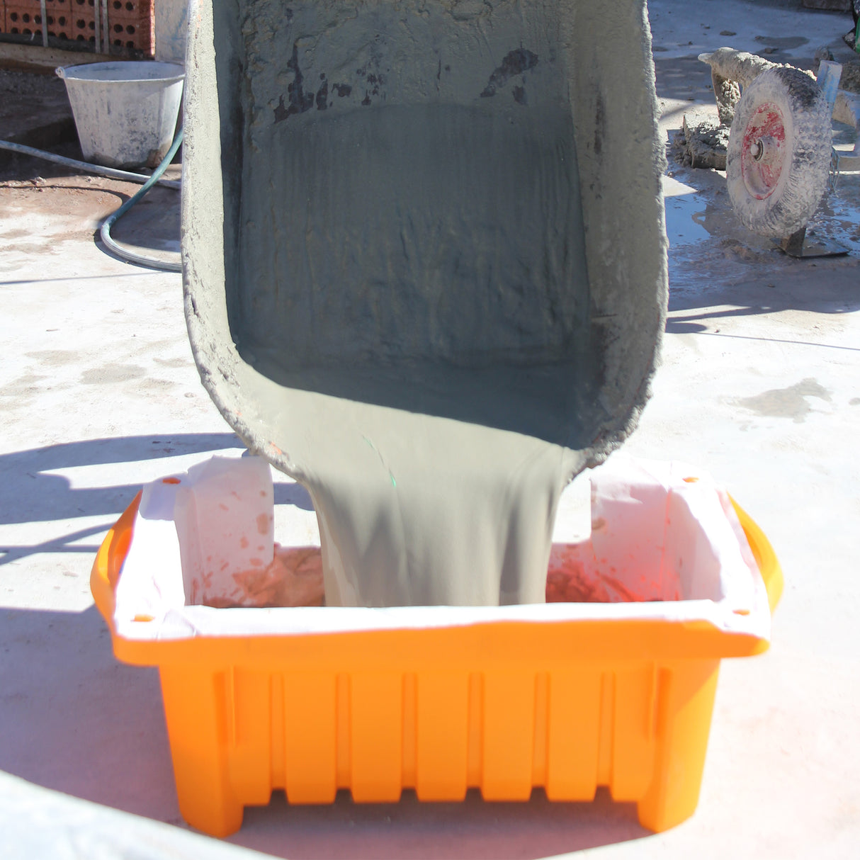 Bac de lavage et de filtration des déchets de la cuve à boues