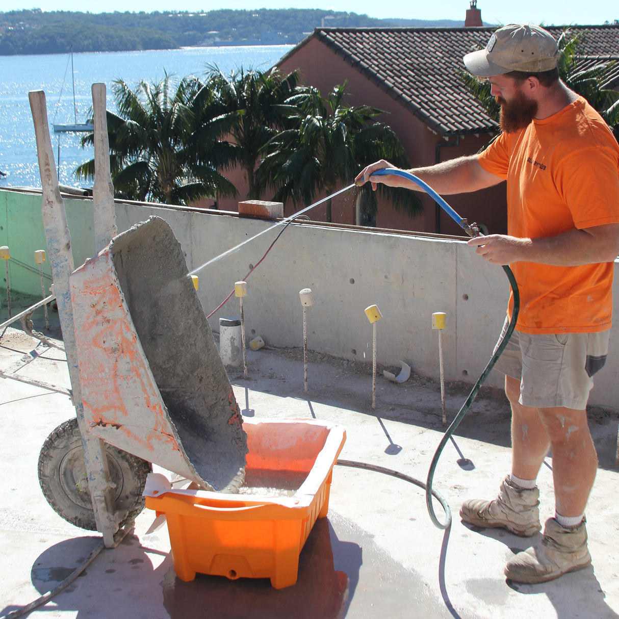 Bac de lavage et de filtration des déchets de la cuve à boues