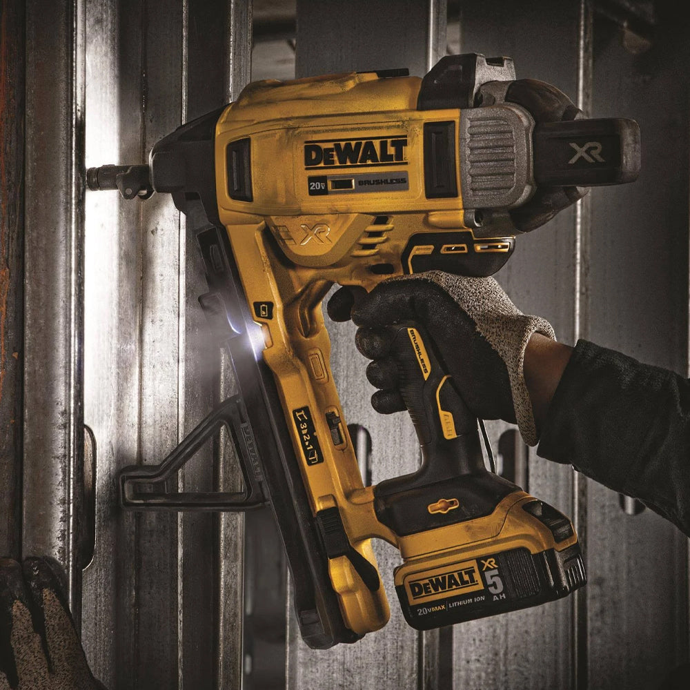 DeWalt DCN891B Clavadora de concreto inalámbrica con cargador de 1" (solo herramienta)