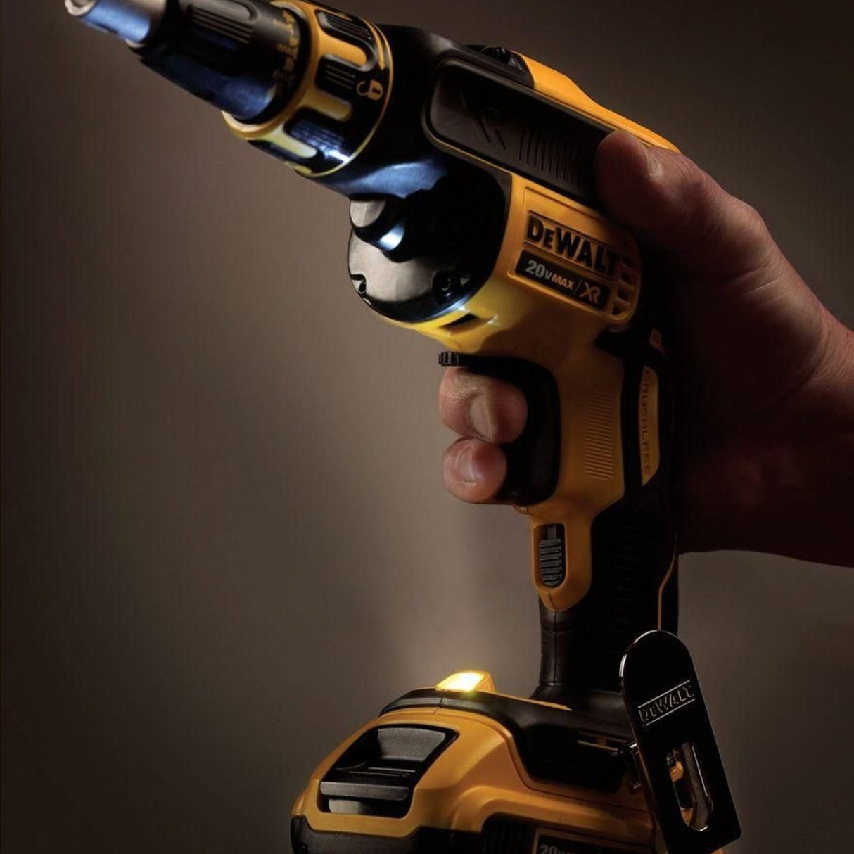 DeWalt DCF620M2 20V MAX XR Li-Ion Kit de pistolet à vis sans balais pour cloisons sèches