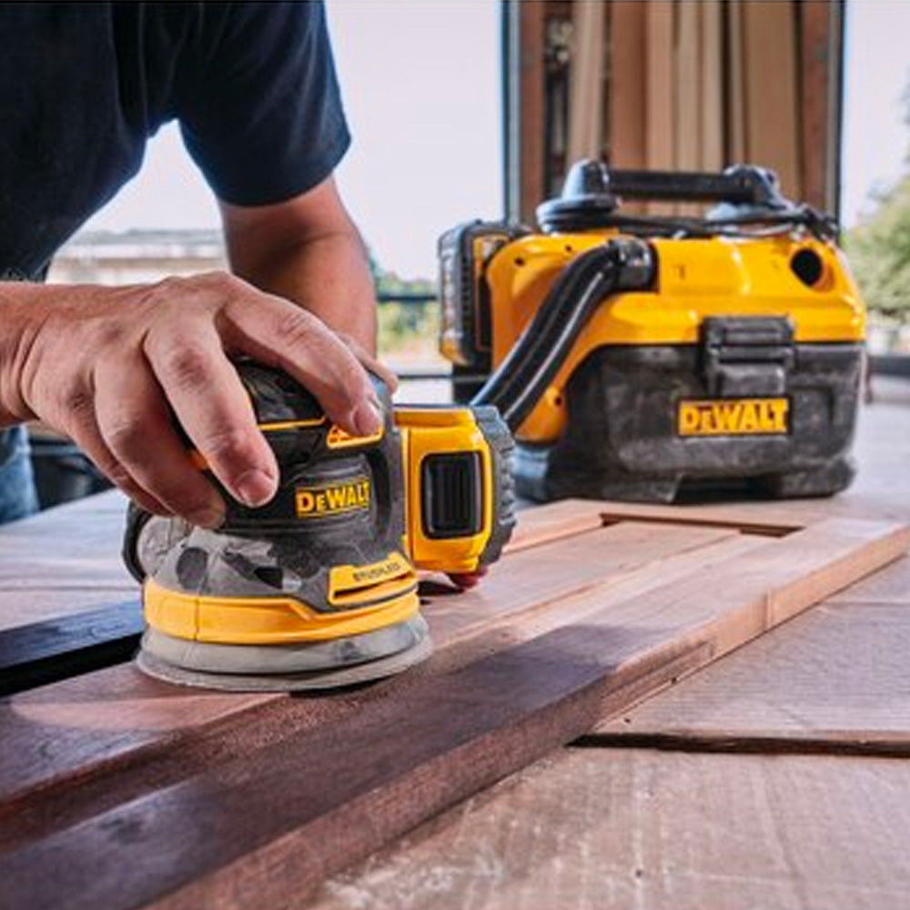 DeWalt DCW210B Ponceuse orbitale aléatoire sans fil à vitesse variable de 5 po (outil seulement)