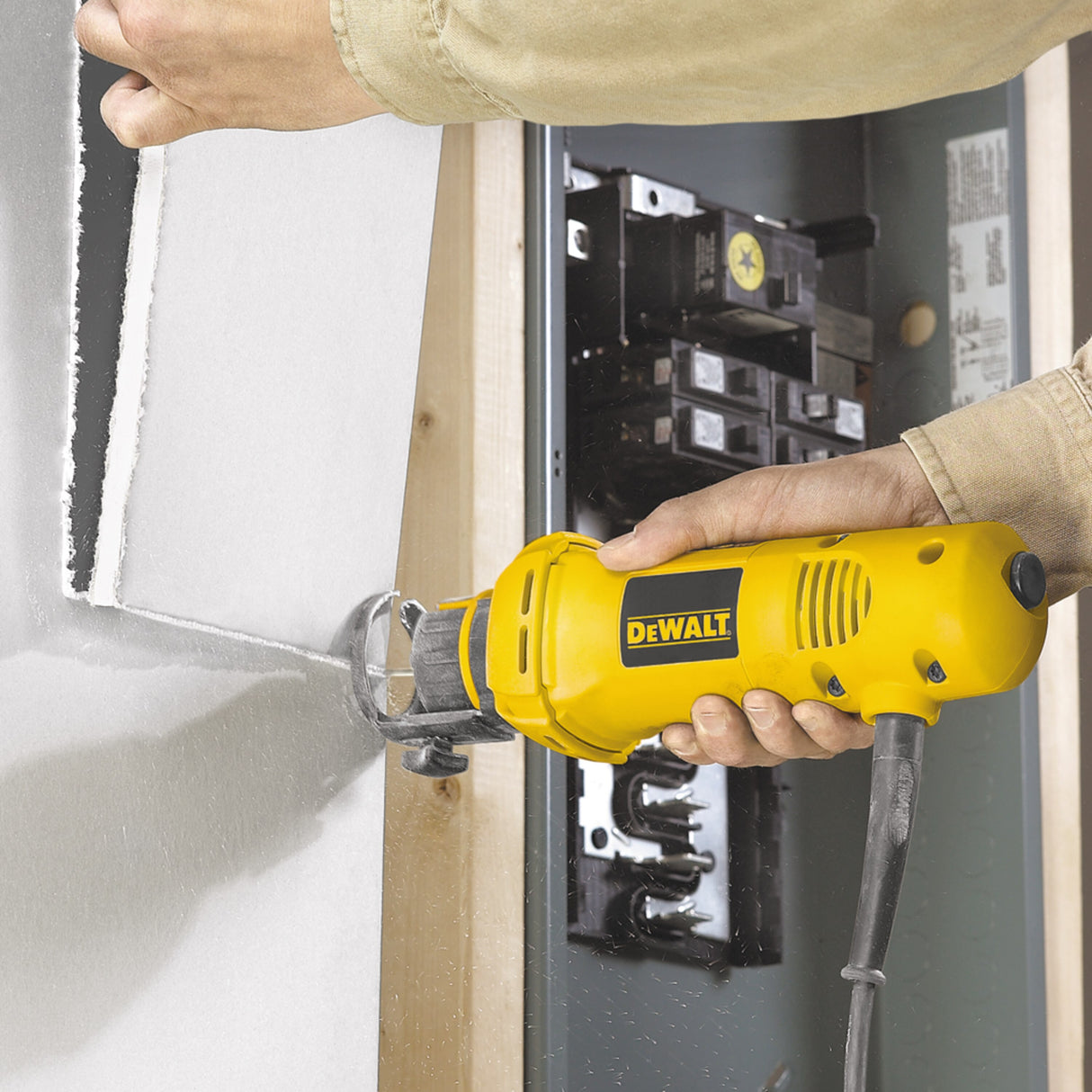 DeWalt DW660 Corded Cut-Out Tool