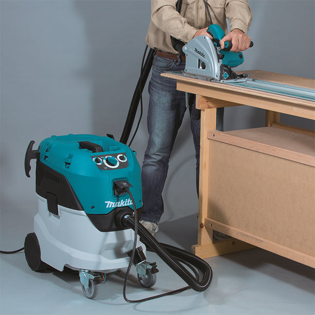 Makita VC4210L Extractor de polvo con filtro HEPA húmedo/seco de 11 galones (42.0L)