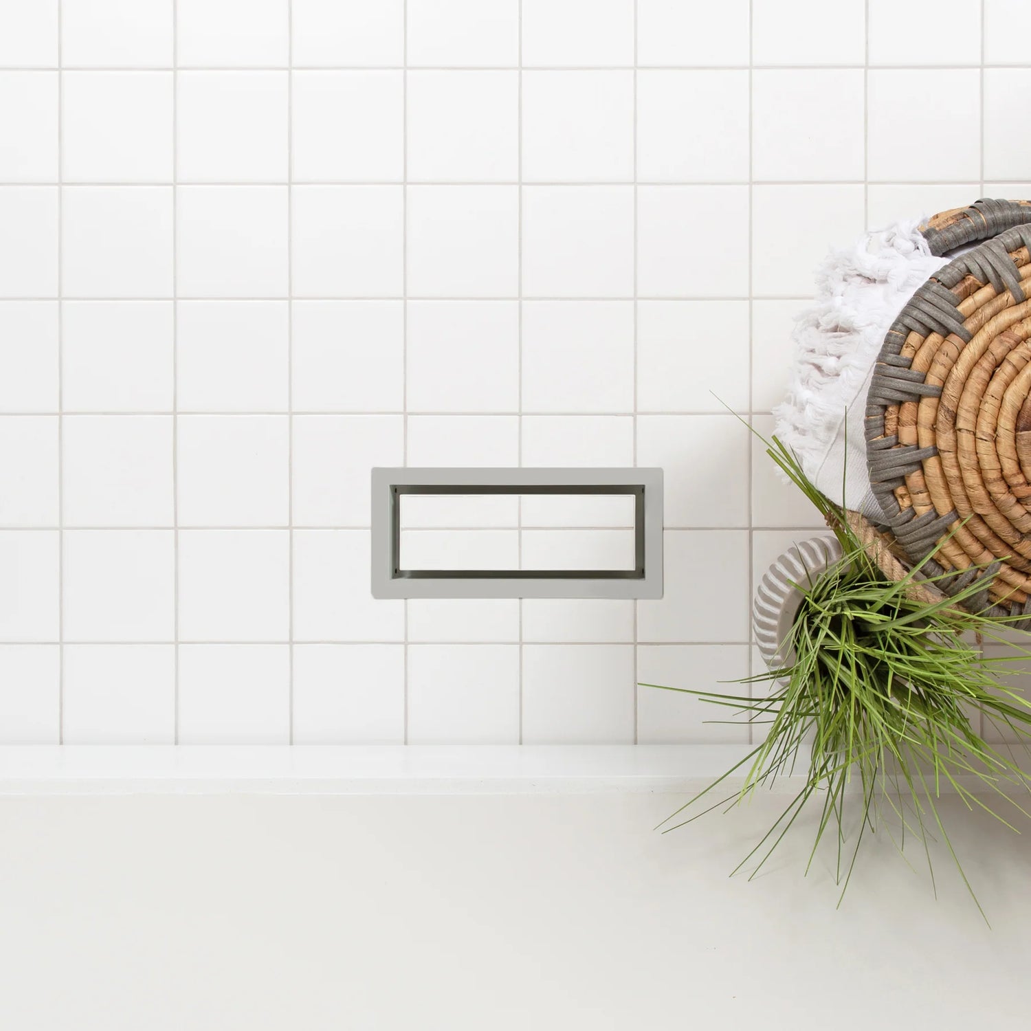 Grille de ventilation de sol encadrée Aria Lite